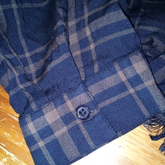Mud Pie 100% rayon plaid button down ruffle sleeves frayed hem shirt L - Picture 8 of 12
